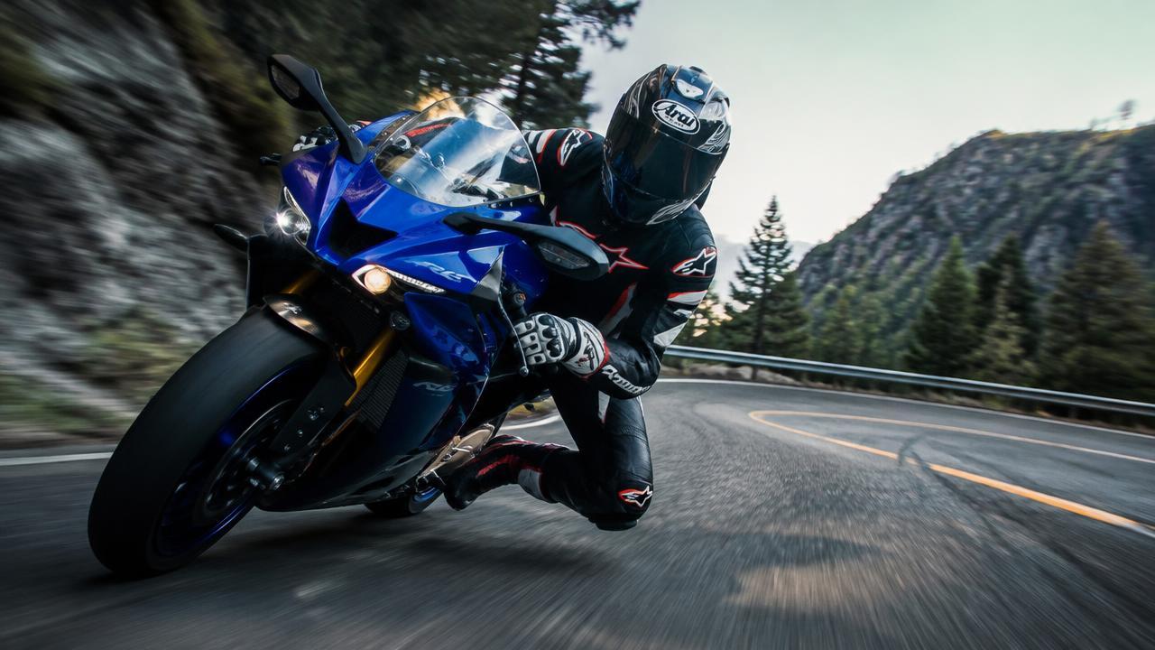 Knee down on the canyon road, full helmet cam